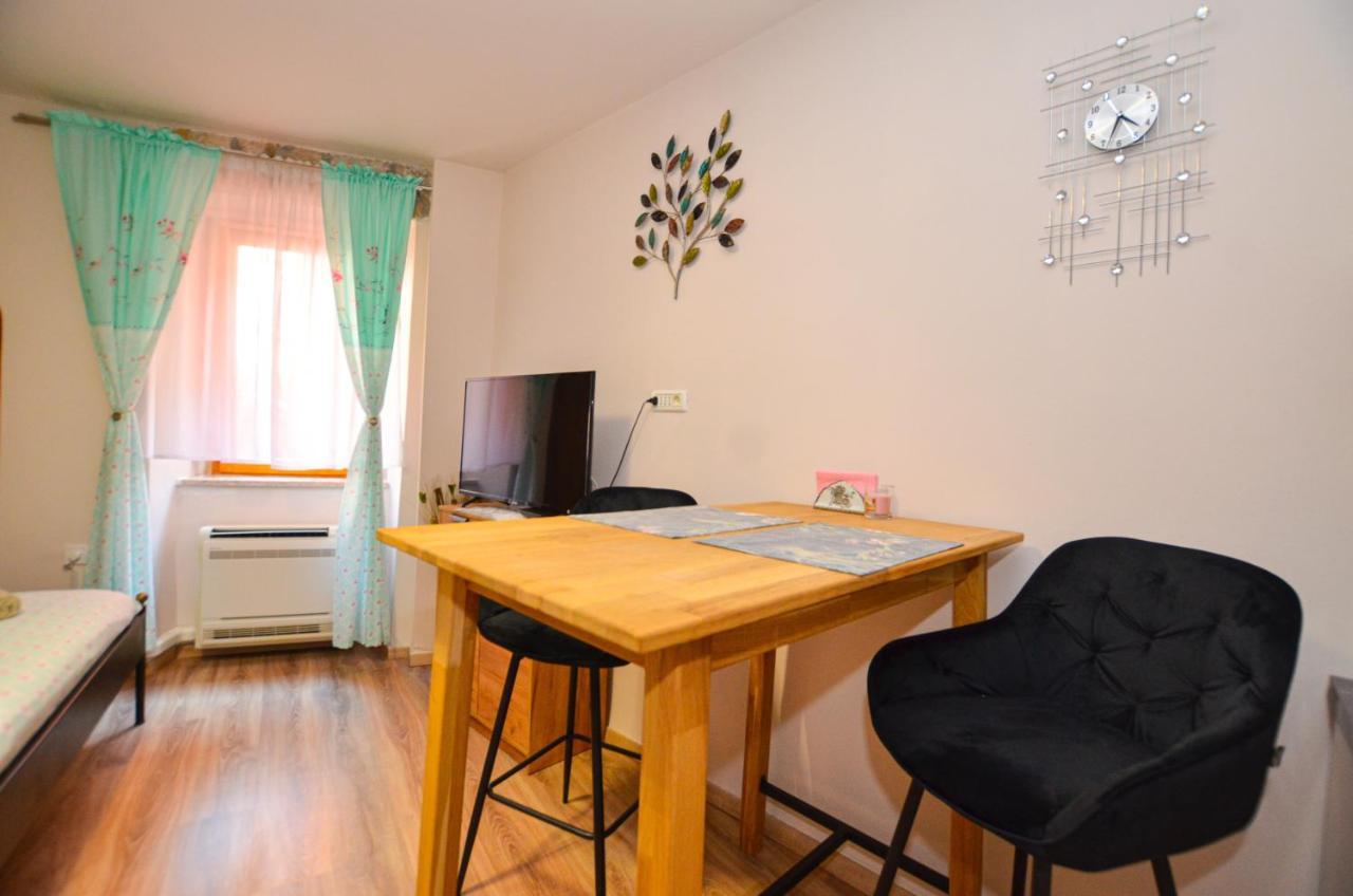 Klaudia Studio Ровинь Экстерьер фото